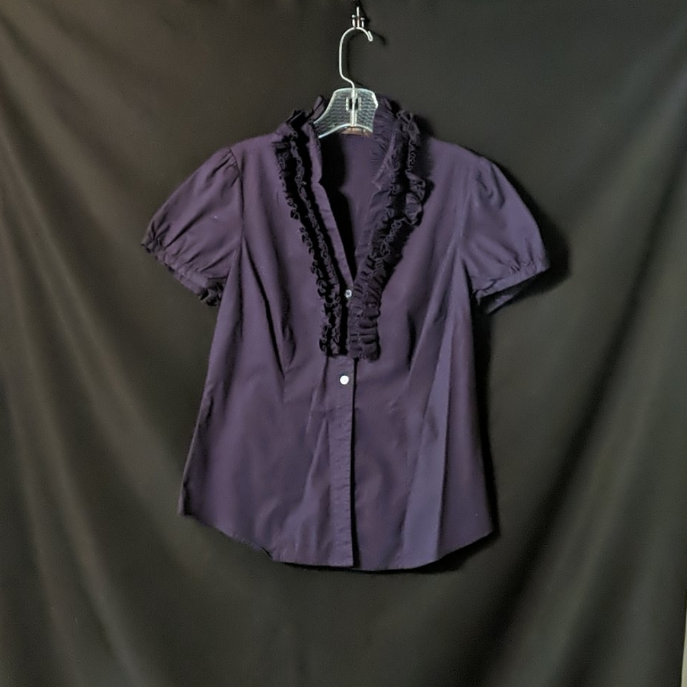 Short sleeve button down